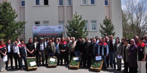 Üreticilere sebze ve meyve fidesi dağıtıldı