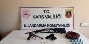 Kars’ta ruhsatsız silah operasyonu: 4 gözaltı