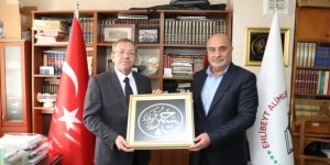 Vali Ziya Polat’tan Kanaat Önderi Seyyid Ahmet Erdem’e Ziyaret