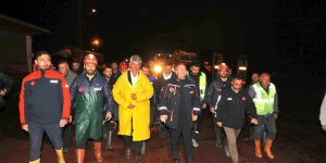 Vali Polat sel bölgesinde incelemede bulundu