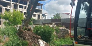 Kars'ta Metruk Yapıların Yıkımı Sürüyor