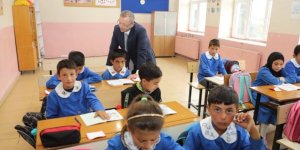Kars Valisi Ziya Polat’tan Hacıveli Köyü İlkokuluna Ziyaret