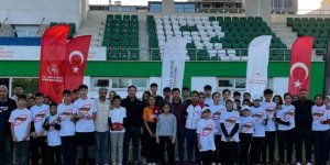 Kars’ta 100 Metre Yarışı Nefes Kesti