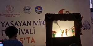 Kars’ta Karagöz-Hacivat Gösterisi