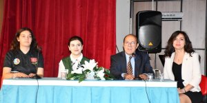 Kars’ta “Bağımlılık ve Toplumsal Farkındalık Paneli” düzenlendi
