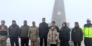 Vali Polat, Allahuekber Dağları’ndaki Şehitlikleri Ziyaret Etti