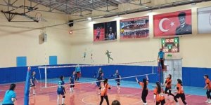 Okul Sporları Voleybol İl Birinciliği Müsabakaları Coşkuyla Başladı