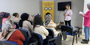 Kars Emniyetinden Kadınlara KADES Uygulamasının Kullanımı Anlatıldı