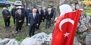 Vali Erin köy ziyaretlerinde vatandaşların taleplerini yerinde dinledi