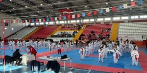 Kars’ta Taekwondo Siyah Kuşak Dan Sınavı Büyük Heyecana Sahne Oldu