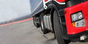 Tır Ehliyeti Almadan Direksiyona Geçmeyin