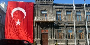 Bayrak İndirme Olayına Kars’tan Anlamlı Tepki