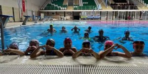 Yüzme Antrenmanları Kars’ta Aralıksız Sürüyor
