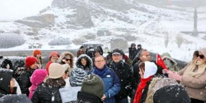 Gazi Kars Misafirlerini Beyaz Örtü Altında Ağırlıyor