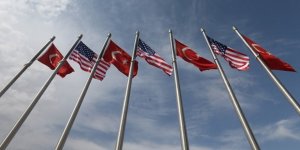 Kurumsal Kimliğinize Değer Katan Yüksek Kaliteli Gönder Bayrak İmalatı