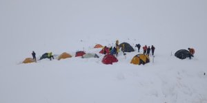 Kar Kaplanları Zirve Yapamadı