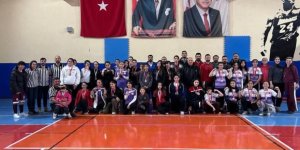 Kars’ta Okul Sporları Bilek Güreşi müsabakaları tamamlandı