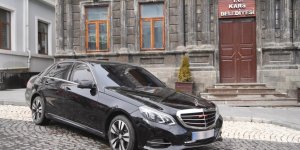 Azerbaycan Başkonsolosluğu’ndan Kars Belediyesine araç yardımı