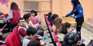Kars Emniyeti’nden Öğrencilere Bilinçlendirme Eğitimi