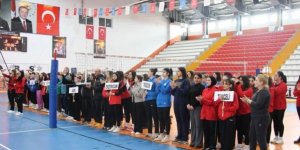 YURTLİG Voleybol kızlar grup müsabakaları törenle başladı