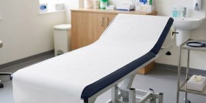 Muayene Masa Örtüsü Seçimi Neden Önemli?