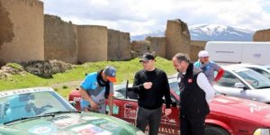 Kars’ta İpek Yolu Rüzgarı: Vali Ziya Polat Ralli Ekibiyle Ani’de Buluştu