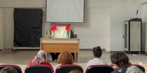 Hacivat ve Karagöz gösterisi çocuklara kültürel miras kazandırdı