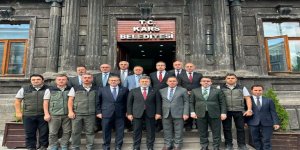 Bakan Yumaklı, Kars Belediyesi'ni Ziyaret Etti