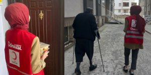 Kızılay gönüllüleri yemekleri vatandaşlara ulaştırdı