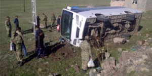 Askeri Araç Kaza Yaptı 4 Yaralı