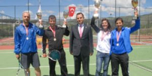 1.Tenis Turnuvası sona erdi