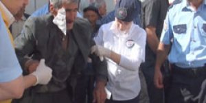 Gençler yaşlı vatandaşı darp etti