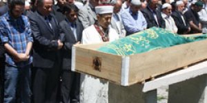 Emiş son yolculuğuna uğurlandı
