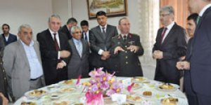 Kars’ta bayramlaşma töreni