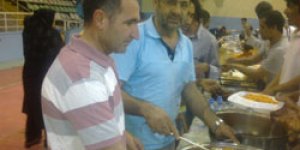 Sığınmacılara sıcak yemek yardımı