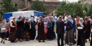 62 çocuğu sünnet ettirdi