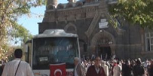 Hacı adayları uğurlandı