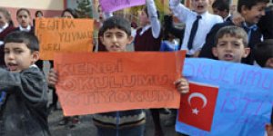 Öğrenciler eylem yaptı