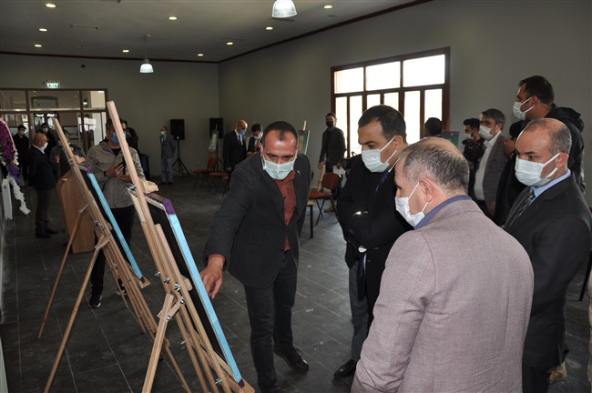 “osmanli-arsivlerinde-kars”-konulu-sergi-acildi-(11).jpg