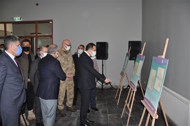 “osmanli-arsivlerinde-kars”-konulu-sergi-acildi-(2).jpg