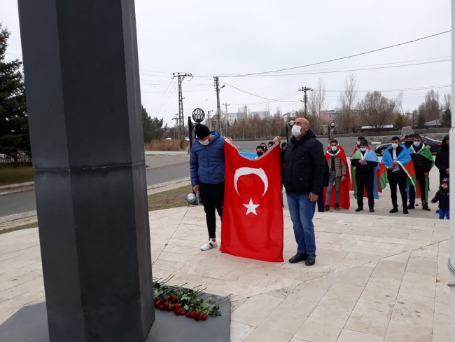 azerbaycan-kars-baskonsoloslugu,-karabag-sehitlerini-andi-(7)-001.jpg