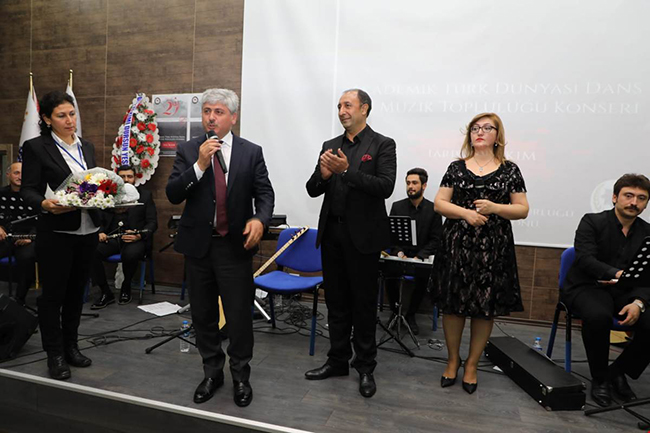 kars’ta-akademik-turk-dunyasi-dans-ve-muzik-toplulugu-konseri-(4).jpg