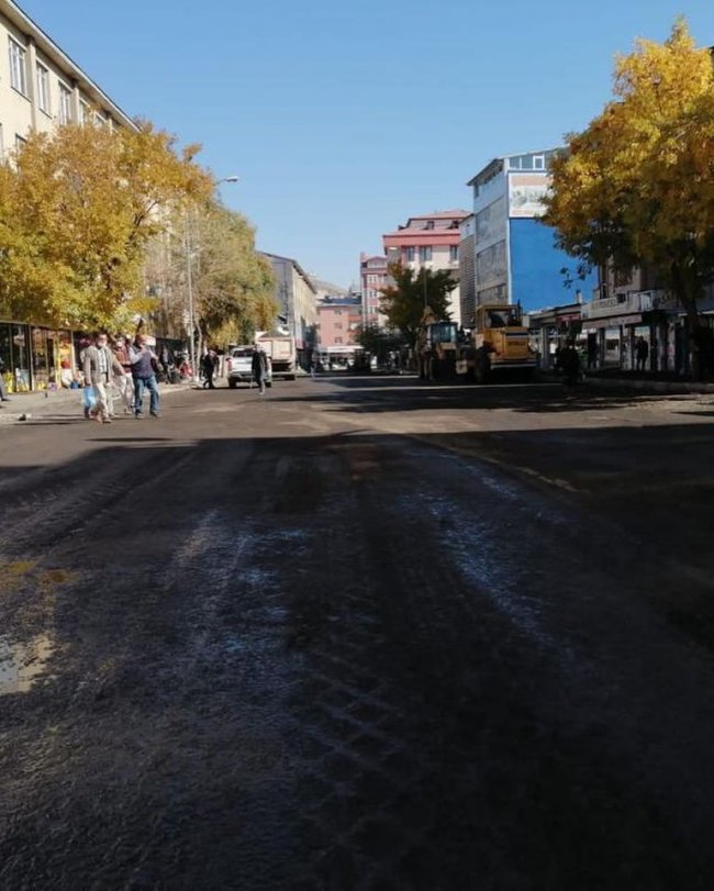 kars-belediyesi-emin-ellerde,-nihat-oguz-hizli-basladi!-(6).jpg