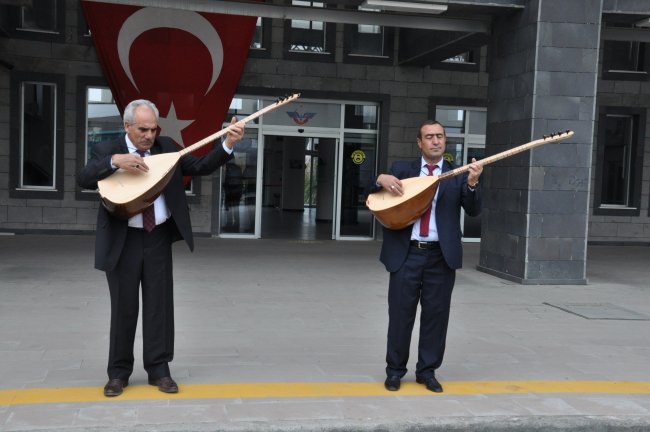karsli-asiklar-dogu-ekspresi-icin-soyledi-(2).jpg