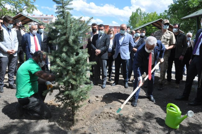 karsta-fidanlar-toprakla-bulustu-3.jpg