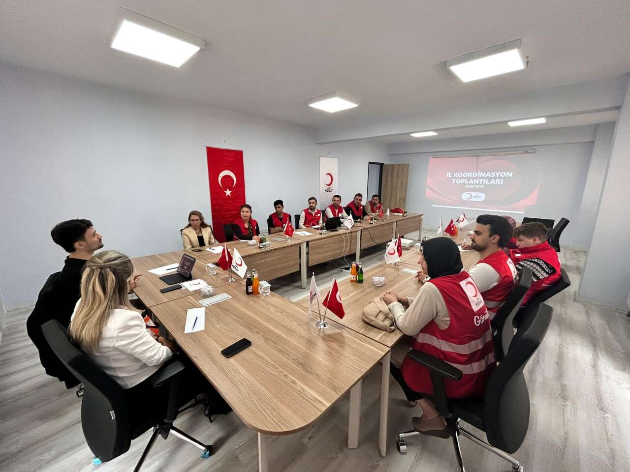 karsta-kizilay-il-koordinasyon-toplantisi-gerceklestirildi.jpg