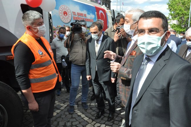 karsta-terorden-arindirilan-belediye-makine-parkini-guclendiriyor-2.jpg