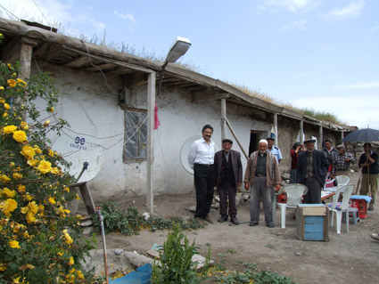 gulizaroglu-abdullahin-oglu-mecitin-in-porsuklu-koyundeki-evi-.20100705081002.jpg